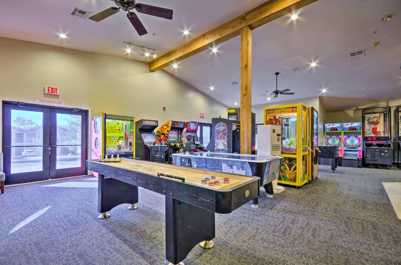 Vibrant Holiday Hills Resort Condo With Balcony Branson Exterior photo